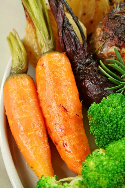 Wortel, rode biet en broccoli — Stockfoto