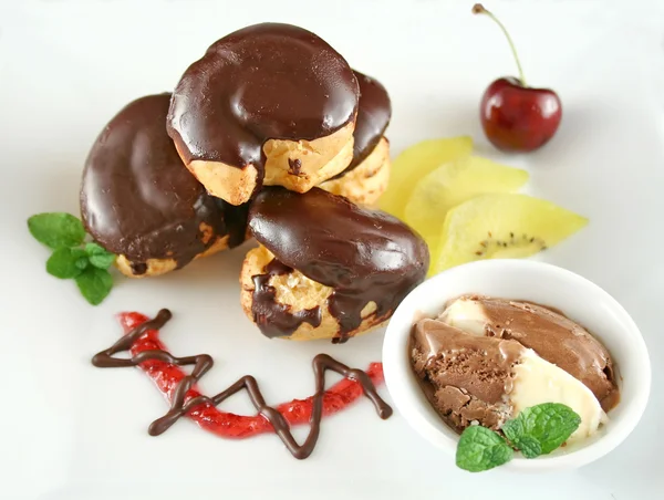 Profiteroles de chocolate 5 — Foto de Stock