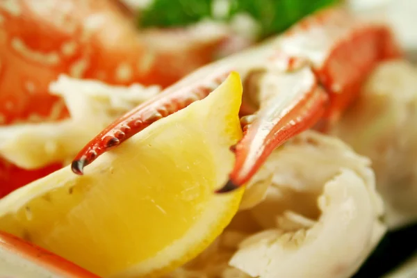 Knäckt krabba och citron — Stockfoto