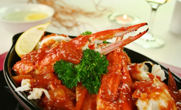 Cangrejo agrietado en salsa de tomate — Foto de Stock