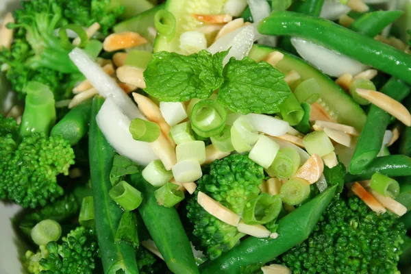 Zelená zelenina s mandlemi 2 — Stock fotografie