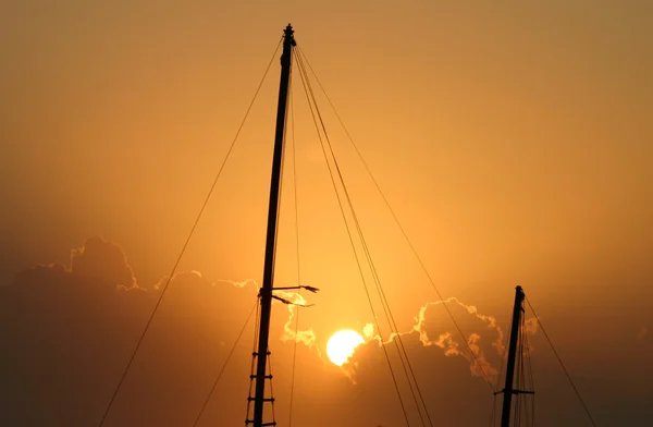桅杆在太阳 3 — 图库照片