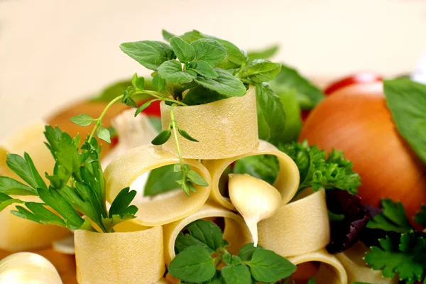 Buis pasta en kruiden — Stockfoto
