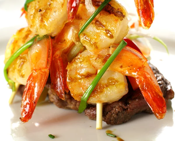 Shrimps On Steak — Stock Photo, Image