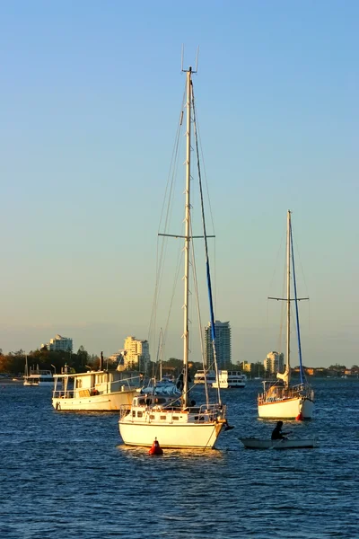 Yachts au soleil couchant — Photo