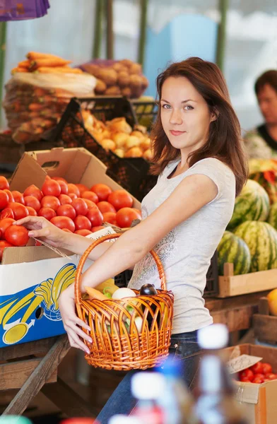 The girl in the market — Stock Photo, Image