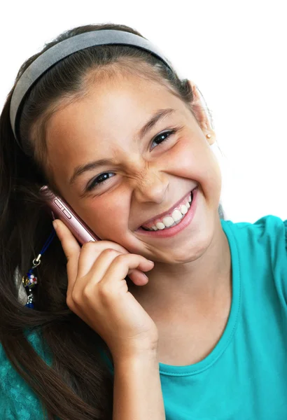 Flickan är skratta och prata via telefon — Stockfoto