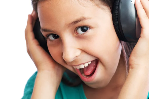 Dziewczyna jest słuchanie muzyki — Zdjęcie stockowe
