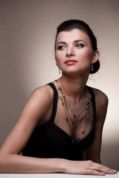 Portrait de femme de luxe en bijoux exclusifs Images De Stock Libres De Droits