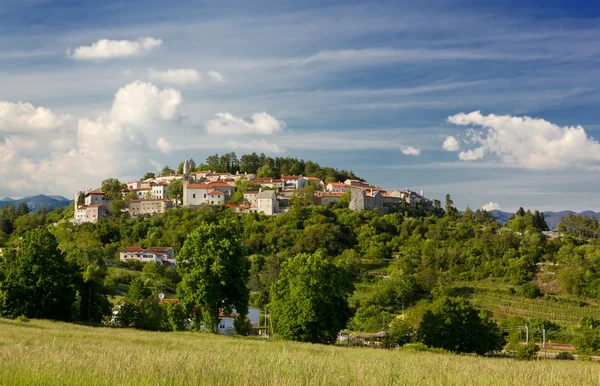 Slovinský kras vesnice — Stock fotografie