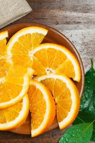 Апельсини на дереві Стіл — стокове фото