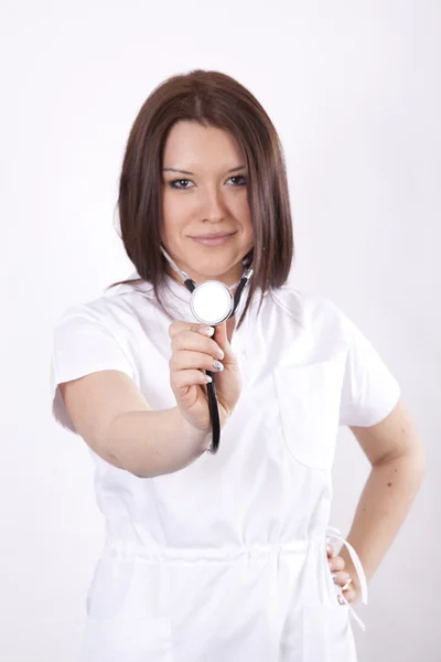 Belle jeune femme médecin — Photo