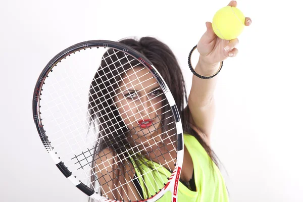 Joven jugadora de tenis atractiva —  Fotos de Stock