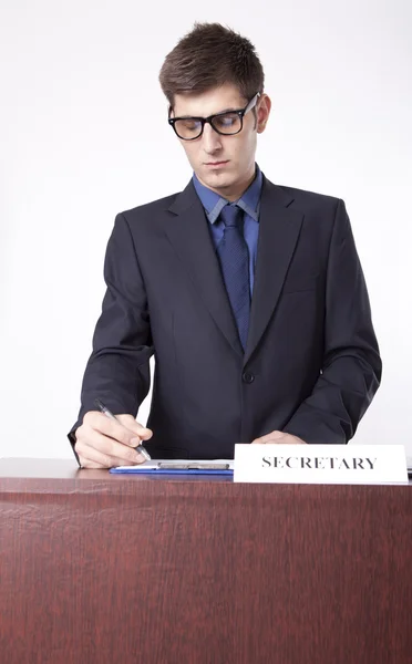 Jovem secretário masculino — Fotografia de Stock
