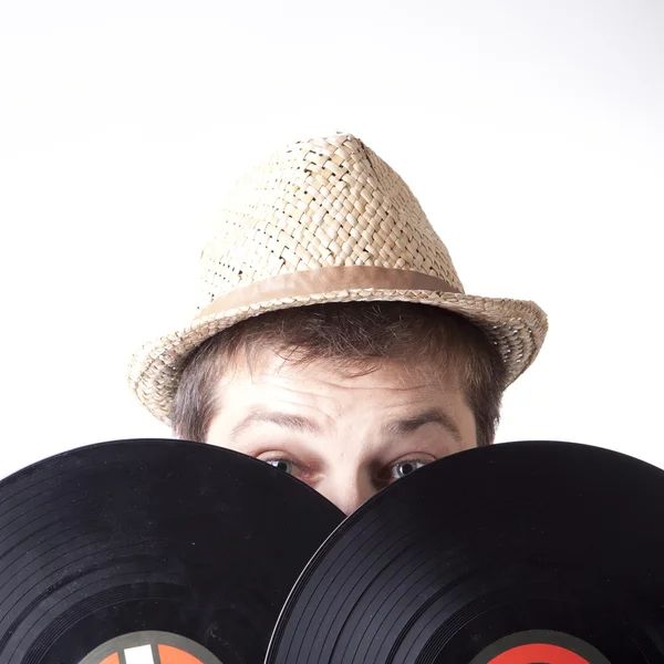 Junger Mann mit zwei Schallplatten — Stockfoto