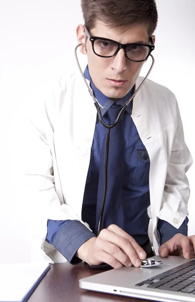 Młody mężczyzna lekarz — Zdjęcie stockowe