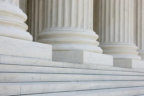The row of classical columns with steps — Stock Photo, Image