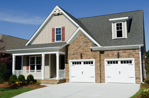 Suburban house exterior — Stock Photo, Image