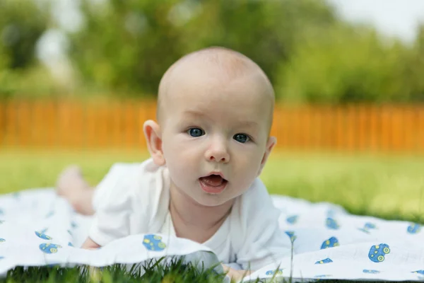 Retrato de bebé dulce —  Fotos de Stock