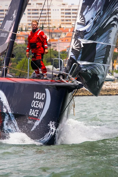 LISBON, PORTUGAL - ИЮНЬ 9: Puma Ocean Racing Powered by Berg Propulsion in Volvo Ocean Race - Lisbon StopOver - Harbour Race June 9, 2012 in Lisbon, Portugal — стоковое фото