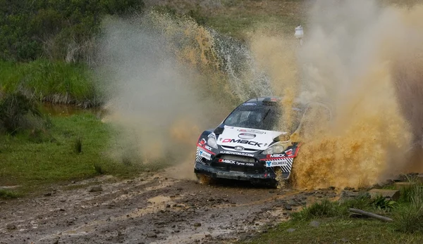 ALGARVE, PORTUGAL - MARÇO 31: Jari Ketomaa (FIN) condução é Ford Fiesta RS WRC em Rally de Portugal 2012 em Março 31, 2012 no Algarve, Portugal — Fotografia de Stock