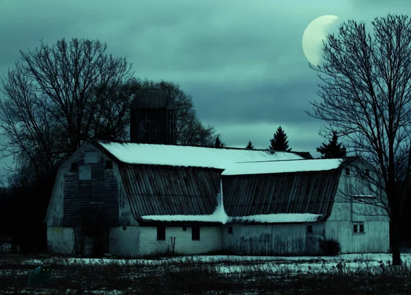 Barn at night scene — Stock Photo, Image
