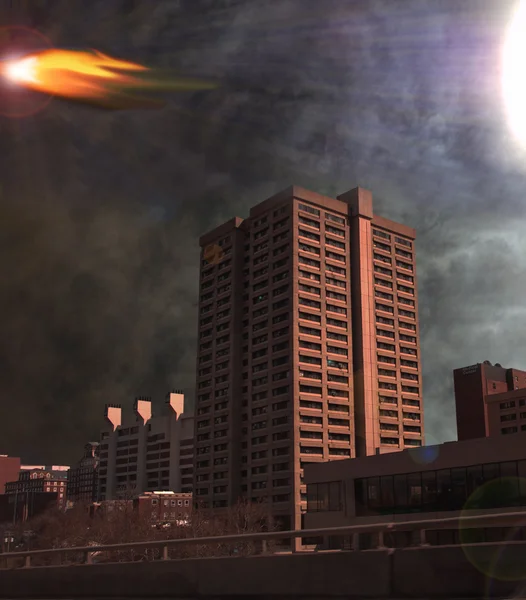 Asteroid over city — Stock Photo, Image