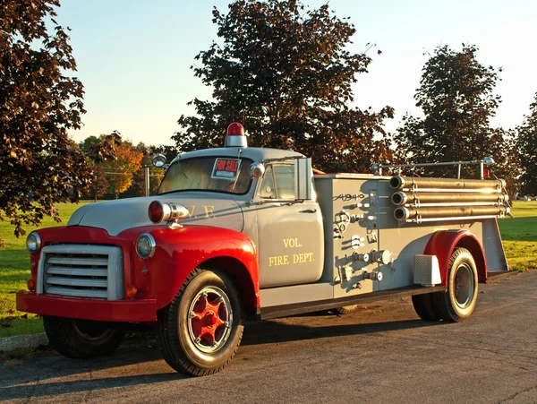 Caminhão de bombeiros clássico — Fotografia de Stock