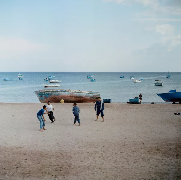 Sepak bola di pantai — Stok Foto