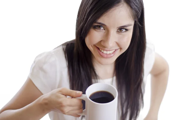 Roztomilá dívka těší šálek kávy — Stock fotografie