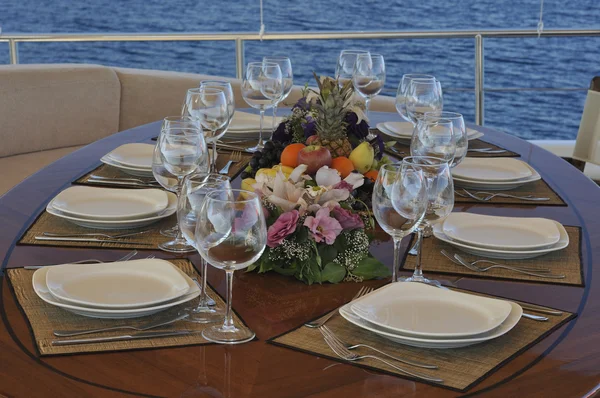 Dinner table on the yacht — Stock Photo, Image
