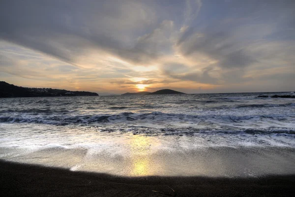 Ηλιοβασίλεμα στη Μεσόγειο θάλασσα — Φωτογραφία Αρχείου