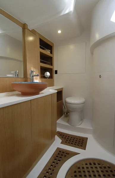 Bathroom of luxury yacht — Stock Photo, Image