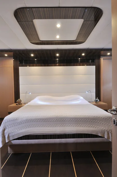 Elegante dormitorio de yate — Foto de Stock