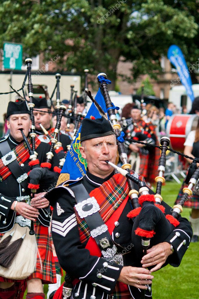 Bagpiper – Stock Editorial Photo © johnbraid #11813840