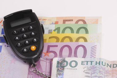 PIN kodu ve İsveç para ile farklı euro banknot