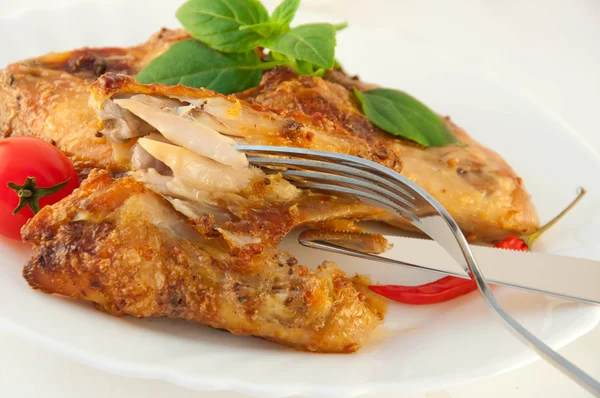 Kurczaka skrzydła grill z pomidorami — Zdjęcie stockowe