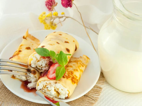 stock image Fritters with strawberry jam and mint