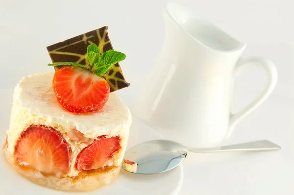 stock image Cake from cream and a strawberry