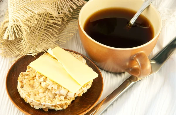 Ekmek ve tereyağı ve kahve çatırtı — Stok fotoğraf