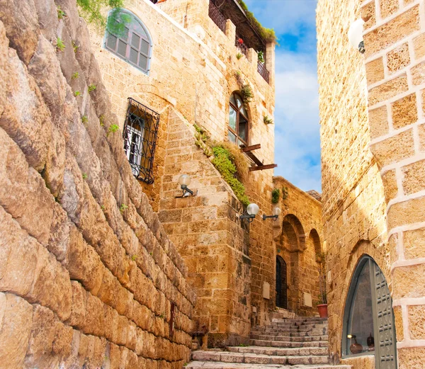 Narrow stone streets of ancient Tel Aviv, Israel — Stock Photo, Image