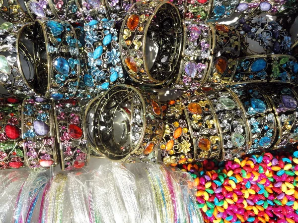 Lote de pulseiras coloridas — Fotografia de Stock