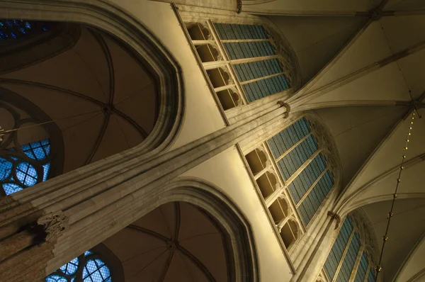 Vitray ve çapraz tonoz