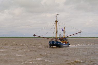 Shrimping boat clipart
