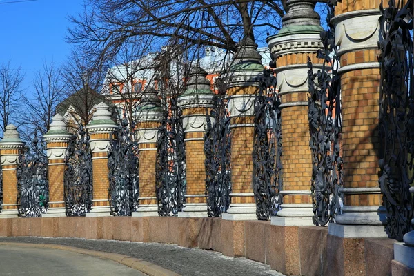 Fence of the Mikhailovsky Garden — Stock Photo, Image