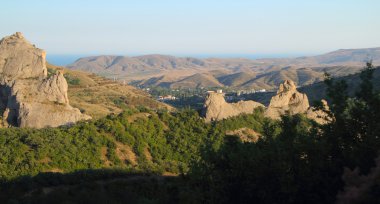 Kırım, kayalar ve dağlarda