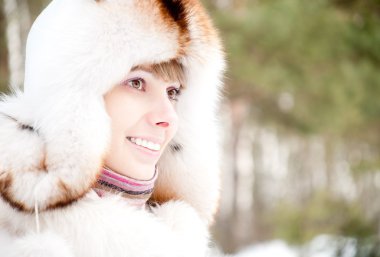 genç bir kadın portresi kış