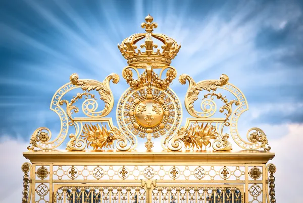 Portão dourado de Chateau de Versailles. Paris, França, Europa . — Fotografia de Stock