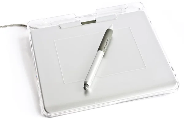 Comprimido gráfico com caneta sobre fundo branco — Fotografia de Stock