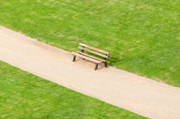 Ławka samotna — Zdjęcie stockowe
